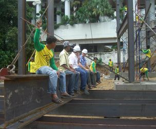 CEO meeting at the construction site of the Wong Amat Towe