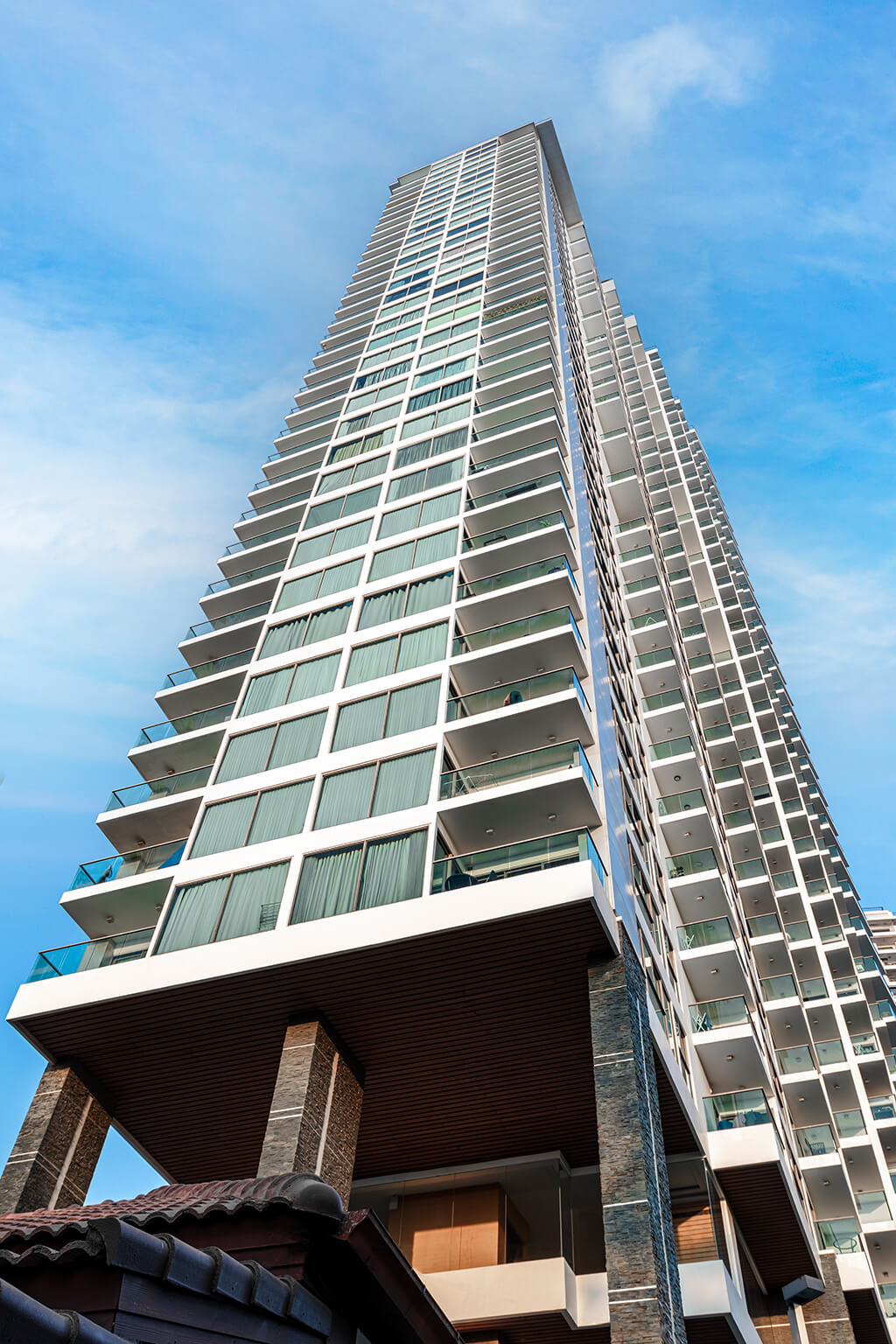 Rendered image of the Wong Amat Tower by Mario Kleff